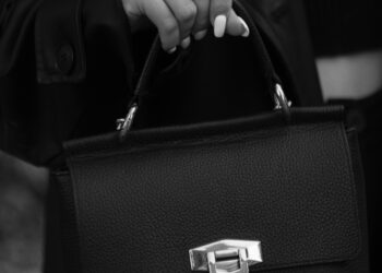 Cum să alegi cele mai potrivite accesorii pentru ținuta ta